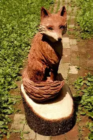 Escultura artesanal em madeira